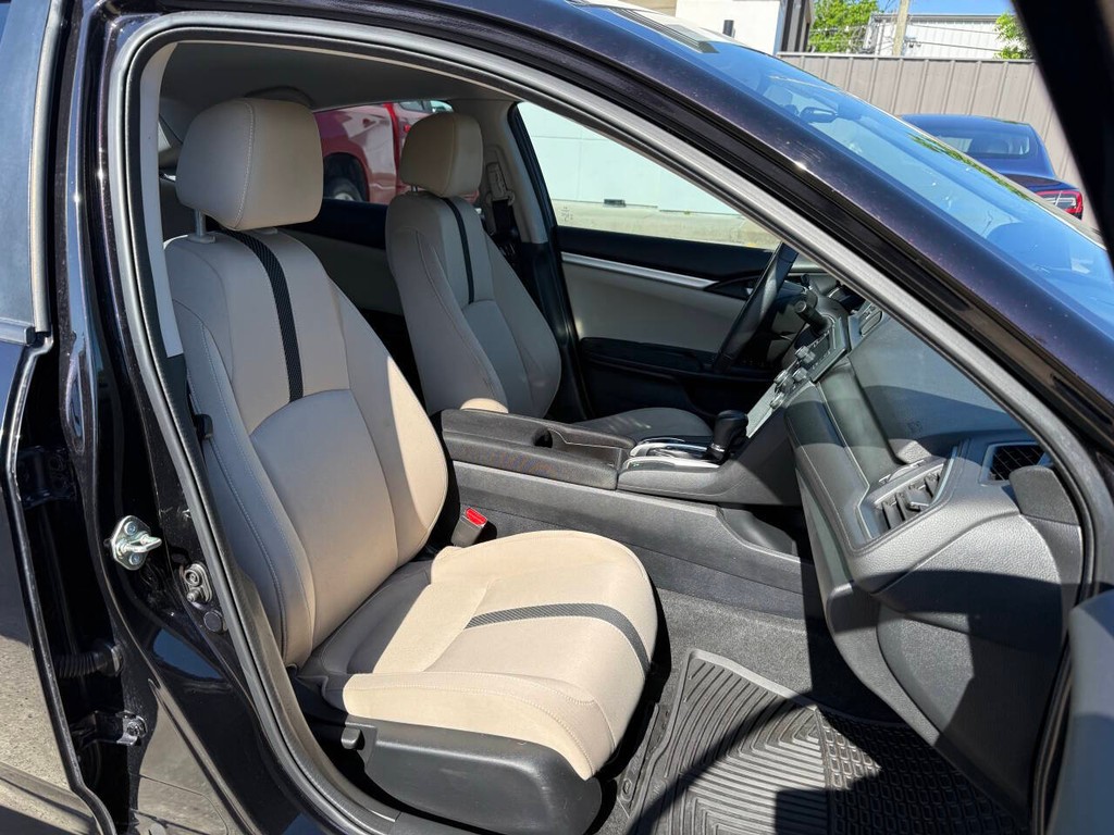 Honda Civic Sedan Vehicle Full-screen Gallery Image 10