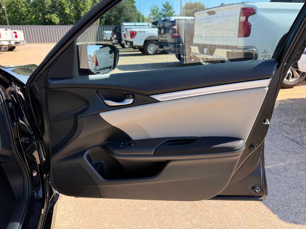 Honda Civic Sedan Vehicle Full-screen Gallery Image 11