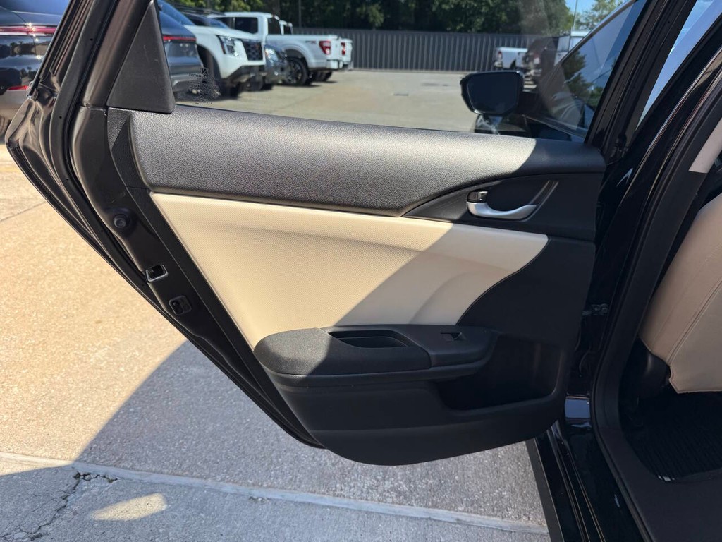 Honda Civic Sedan Vehicle Full-screen Gallery Image 14
