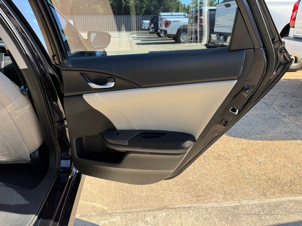 Honda Civic Sedan Vehicle Full-screen Gallery Image 16