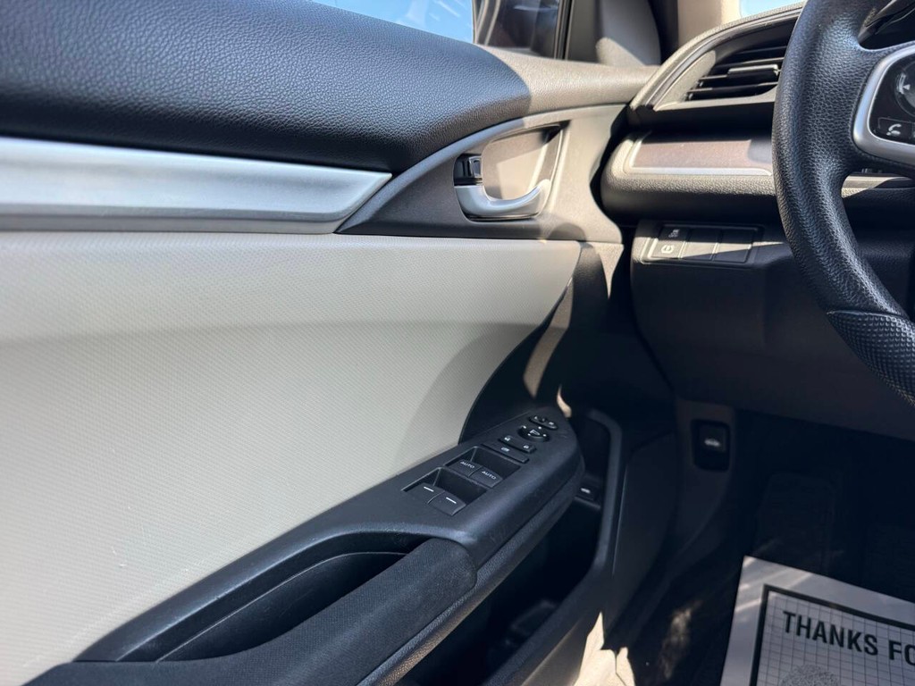 Honda Civic Sedan Vehicle Full-screen Gallery Image 31