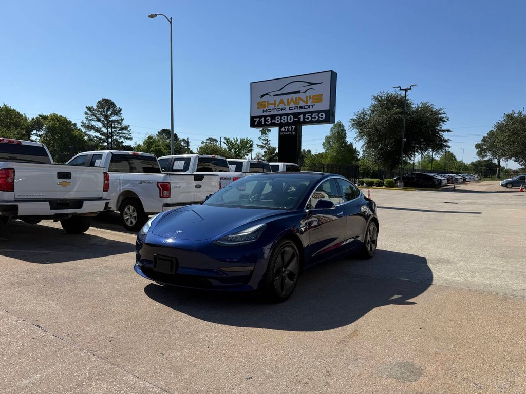 Tesla Model 3 Vehicle Full-screen Gallery Image 03