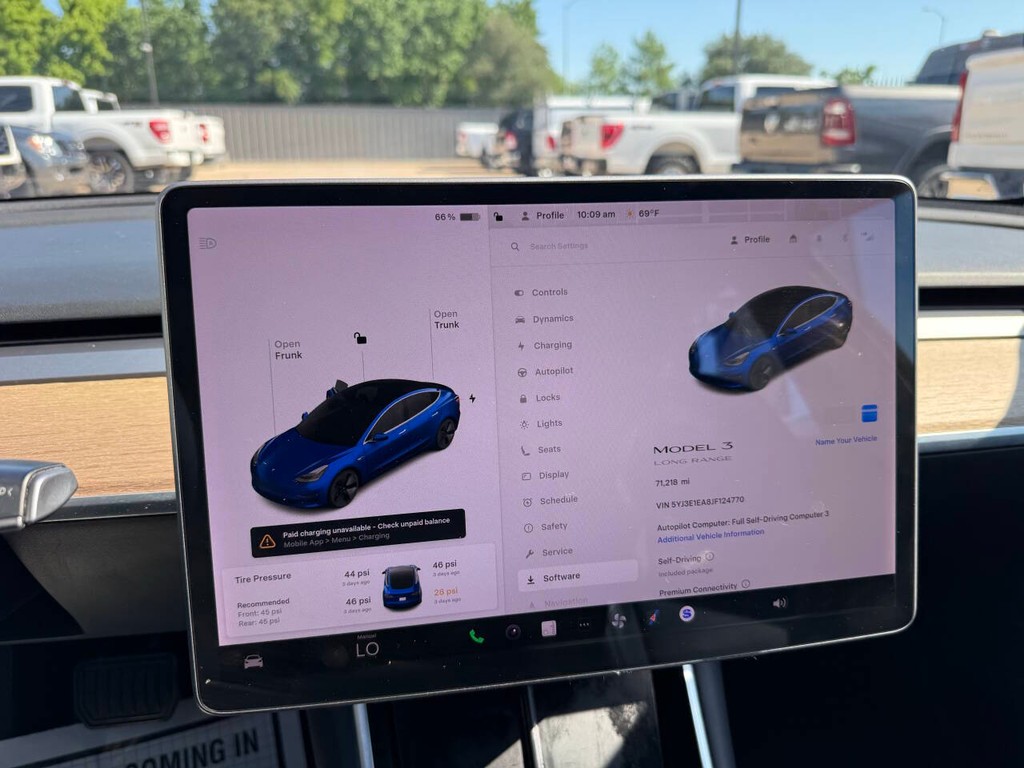 Tesla Model 3 Vehicle Full-screen Gallery Image 25