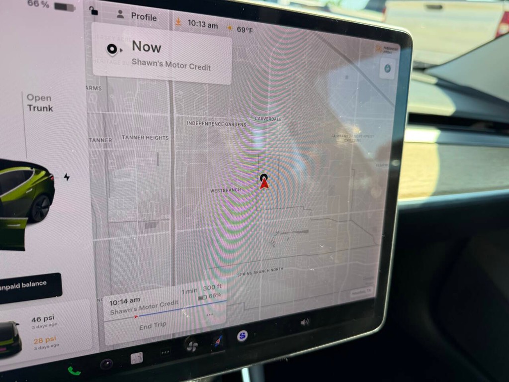 Tesla Model 3 Vehicle Full-screen Gallery Image 28