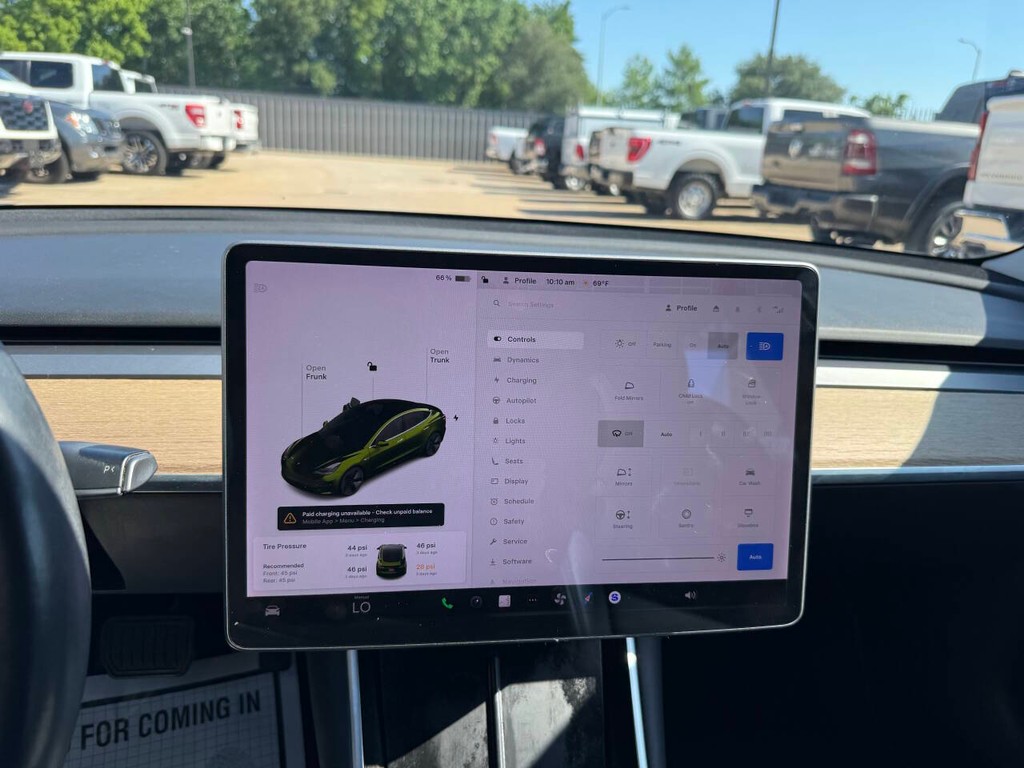 Tesla Model 3 Vehicle Full-screen Gallery Image 29