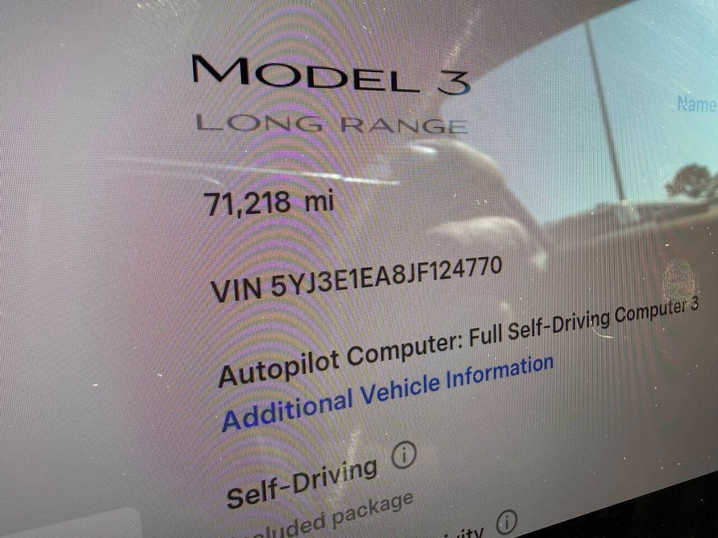 Tesla Model 3 Vehicle Full-screen Gallery Image 34