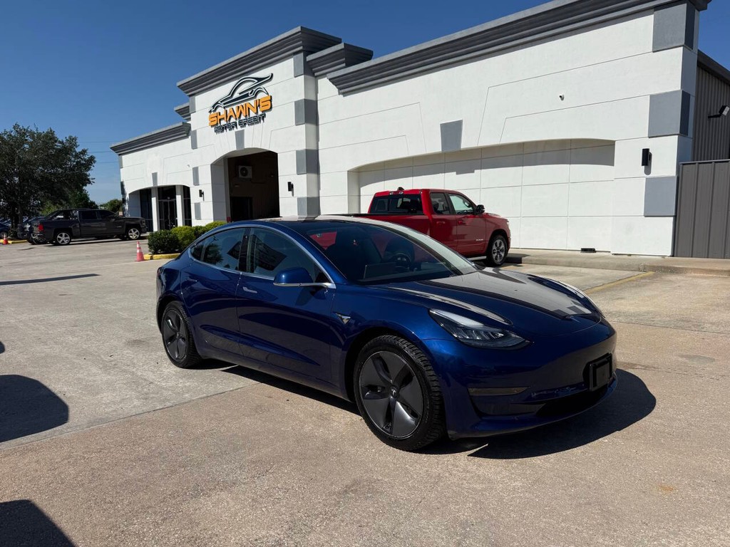 Tesla Model 3 Vehicle Full-screen Gallery Image 42