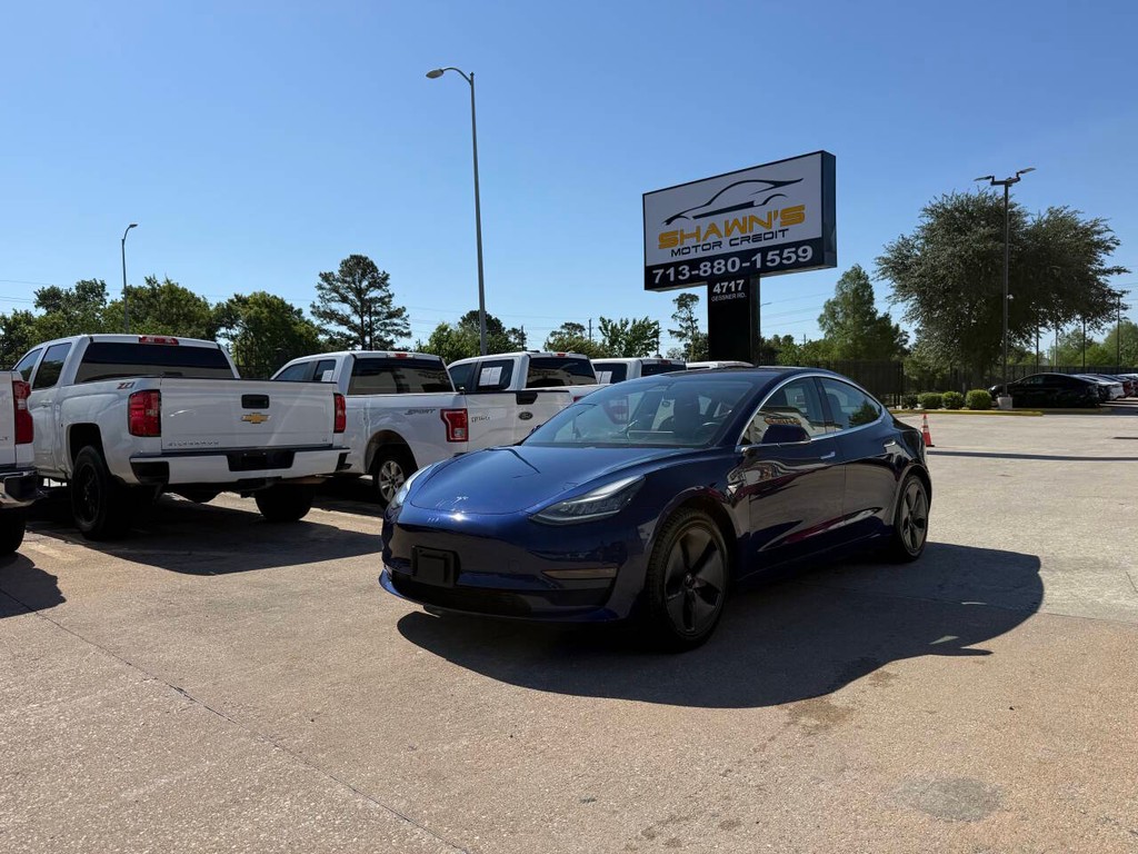 Tesla Model 3 Vehicle Full-screen Gallery Image 43
