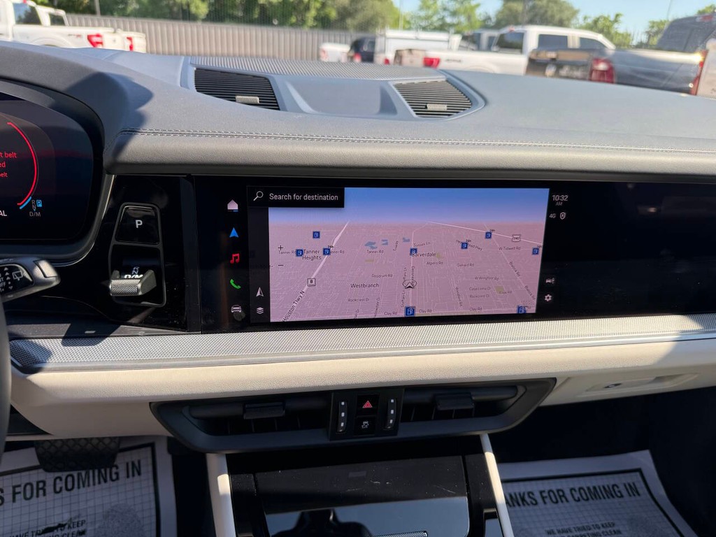 Porsche Cayenne Vehicle Full-screen Gallery Image 24