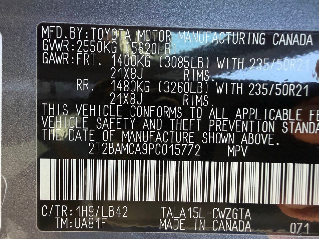 Lexus RX Vehicle Full-screen Gallery Image 37