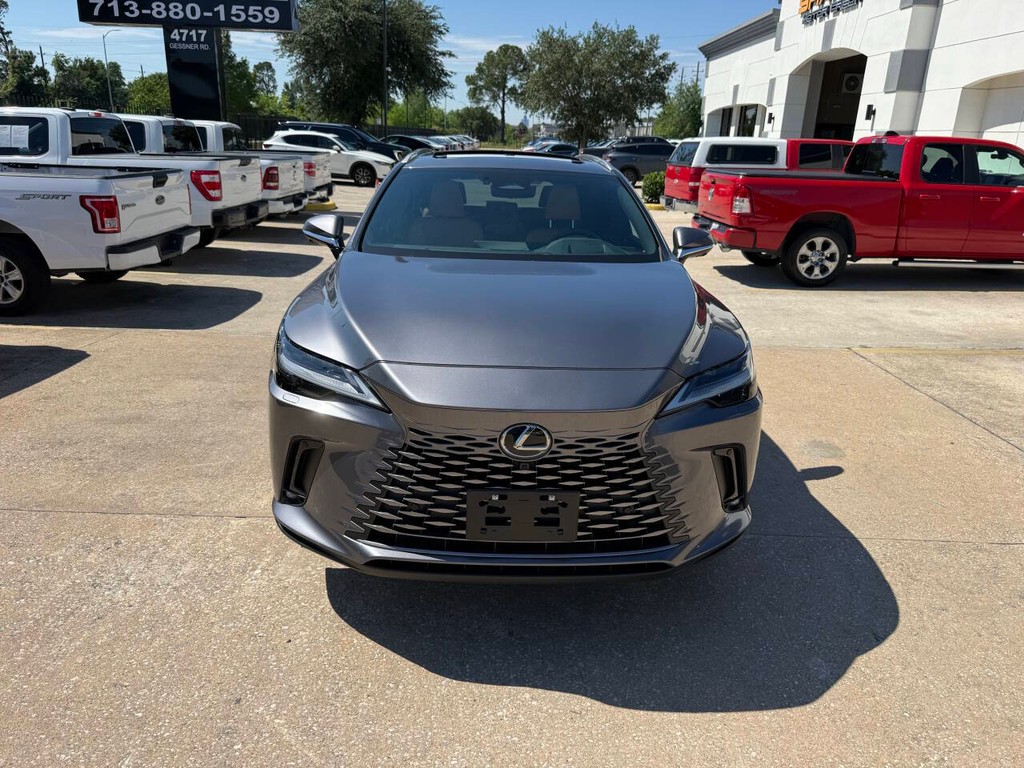 Lexus RX Vehicle Full-screen Gallery Image 43