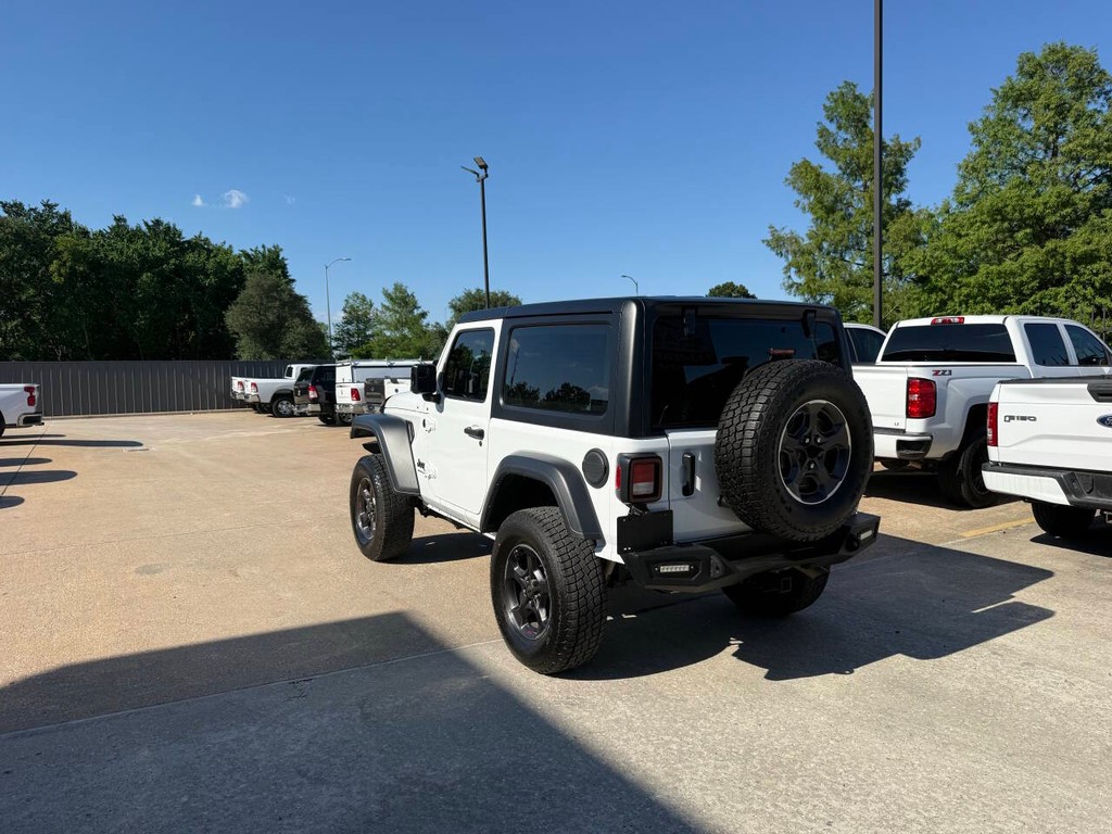 Jeep Wrangler Vehicle Full-screen Gallery Image 04
