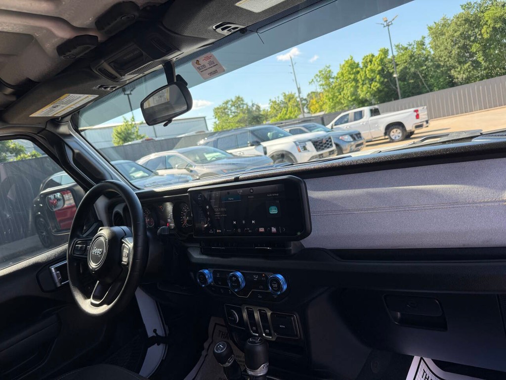 Jeep Wrangler Vehicle Full-screen Gallery Image 13