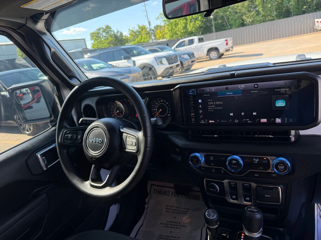 Jeep Wrangler Vehicle Full-screen Gallery Image 15