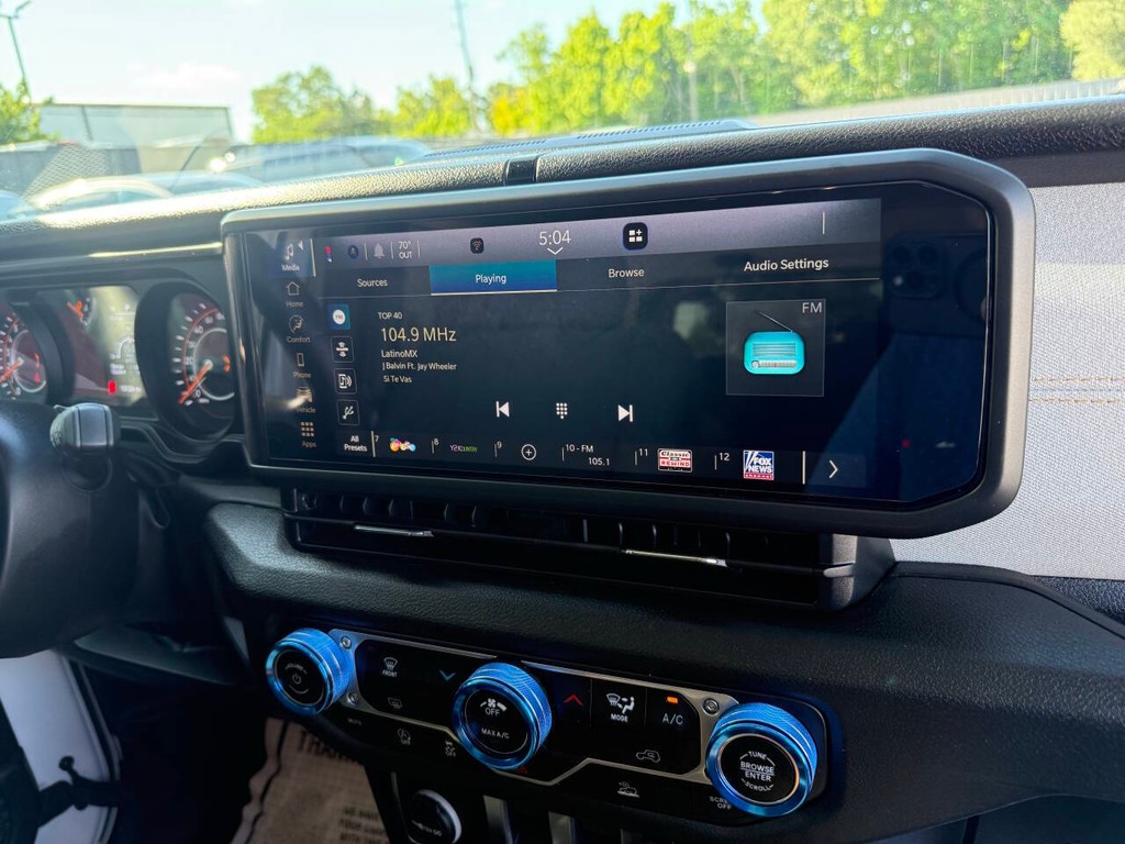 Jeep Wrangler Vehicle Full-screen Gallery Image 18