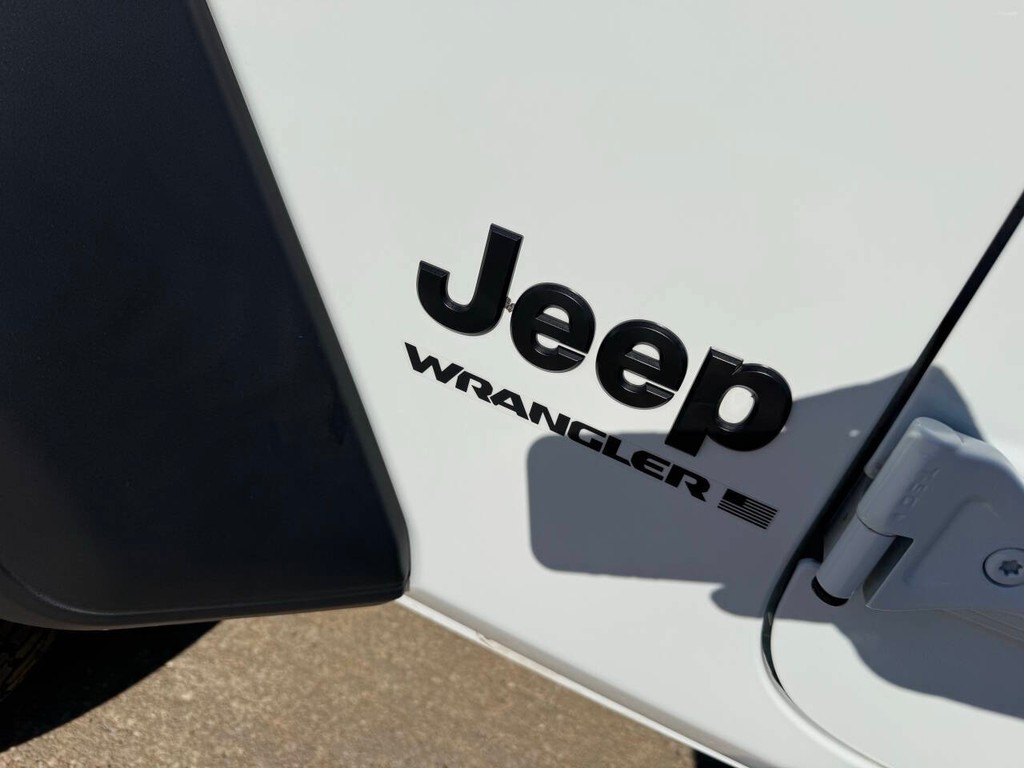 Jeep Wrangler Vehicle Full-screen Gallery Image 30