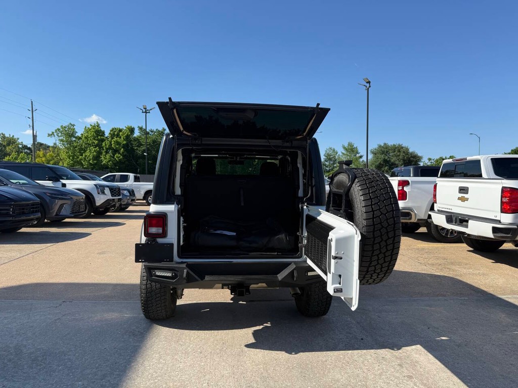 Jeep Wrangler Vehicle Full-screen Gallery Image 31