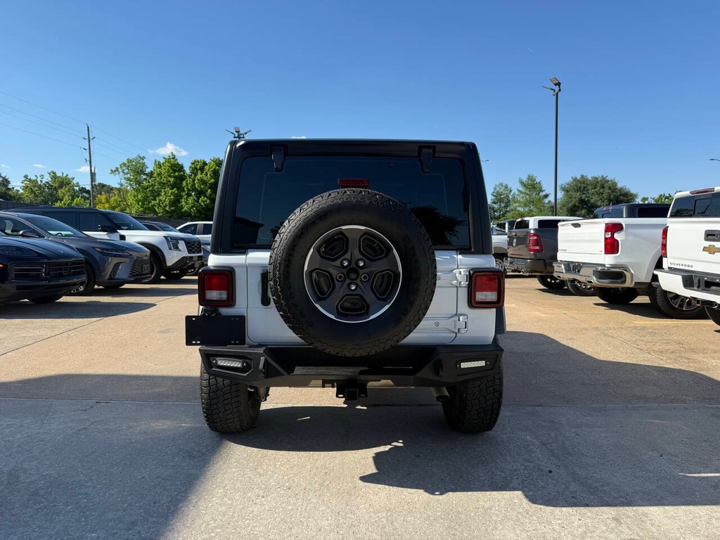 Jeep Wrangler Vehicle Full-screen Gallery Image 32