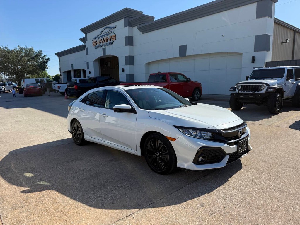 Honda Civic Hatchback Vehicle Full-screen Gallery Image 02