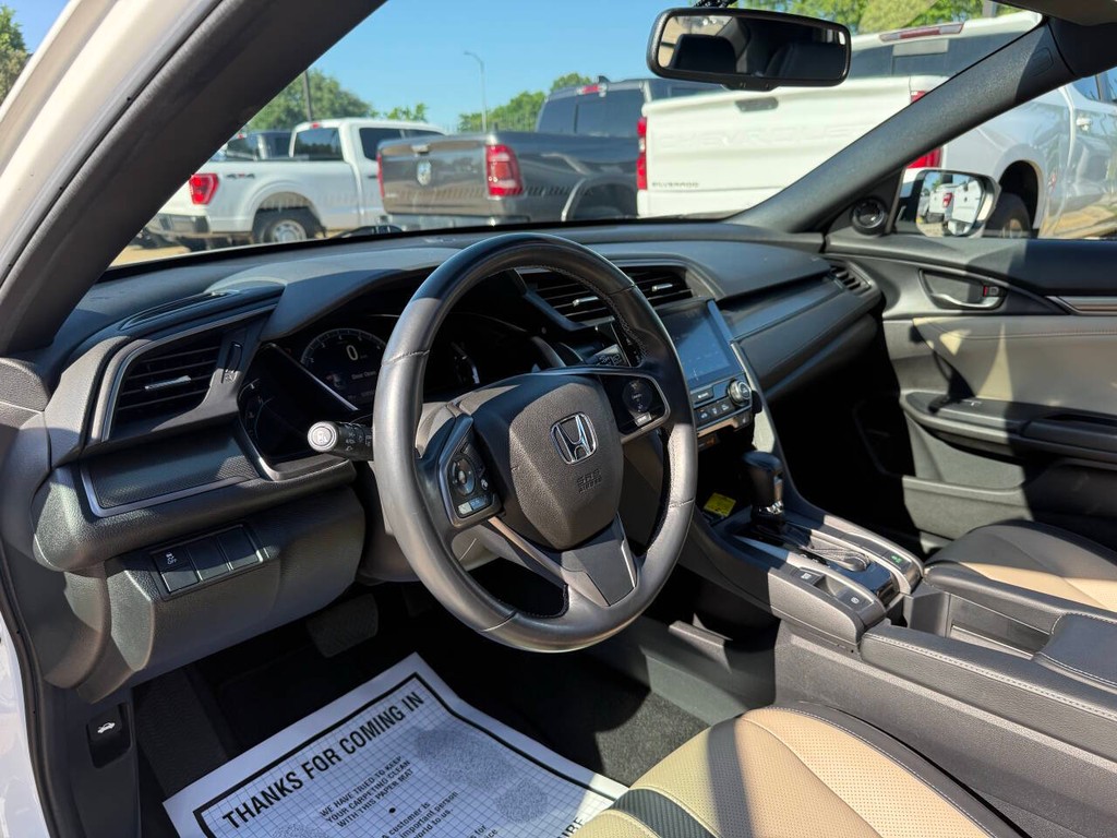 Honda Civic Hatchback Vehicle Full-screen Gallery Image 06