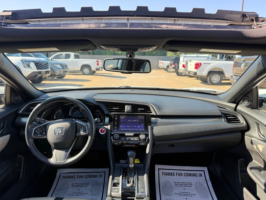 Honda Civic Hatchback Vehicle Full-screen Gallery Image 17