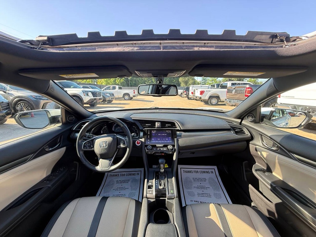 Honda Civic Hatchback Vehicle Full-screen Gallery Image 18