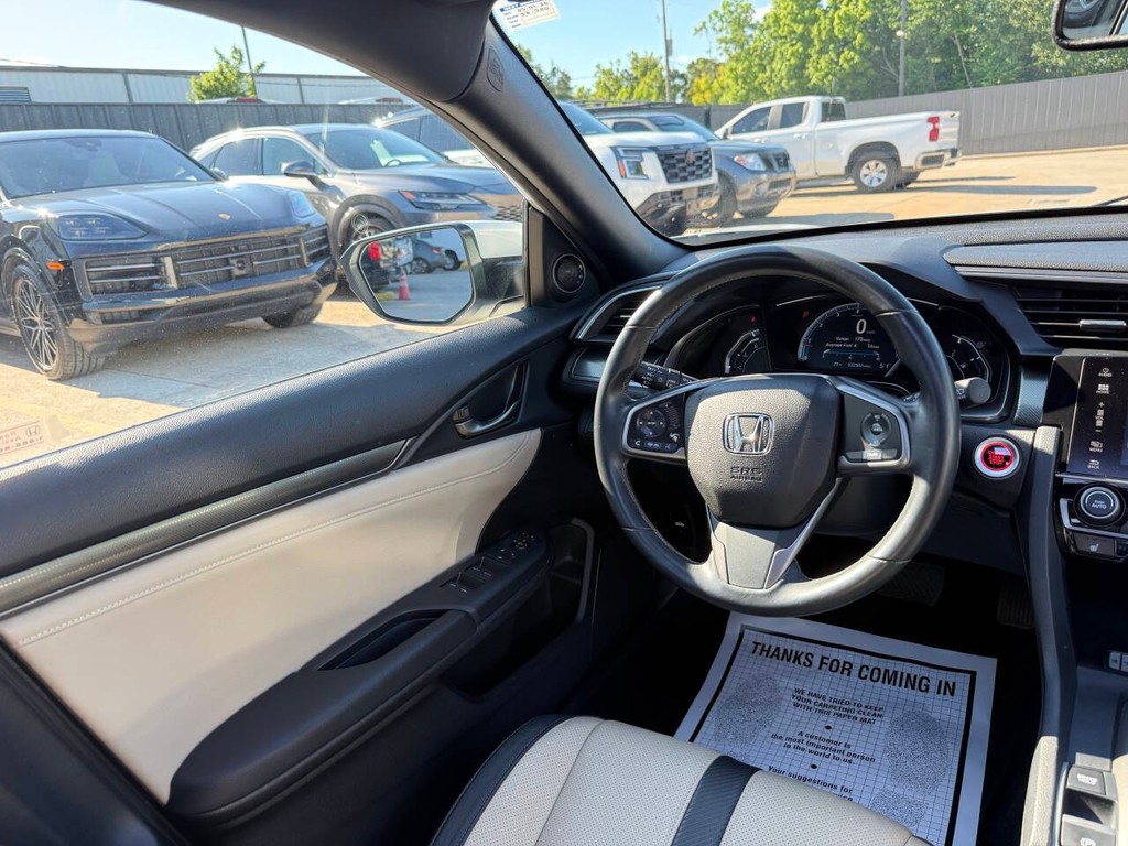 Honda Civic Hatchback Vehicle Full-screen Gallery Image 19
