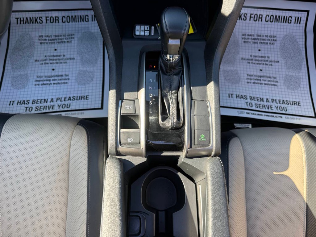 Honda Civic Hatchback Vehicle Full-screen Gallery Image 30