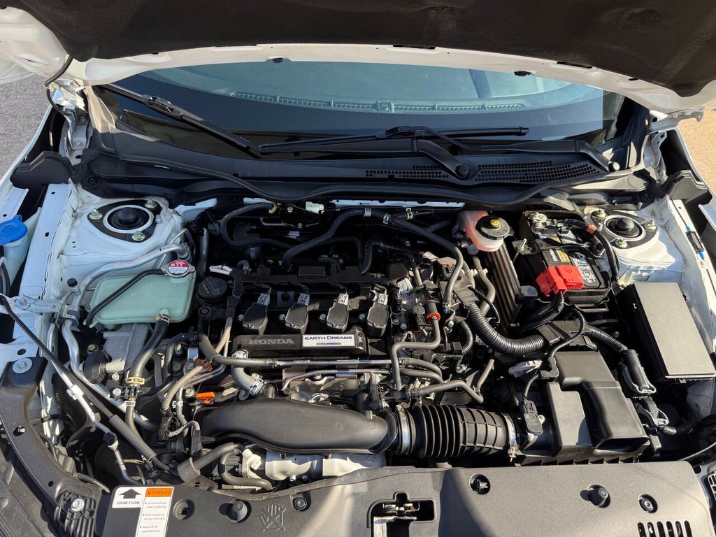 Honda Civic Hatchback Vehicle Full-screen Gallery Image 36