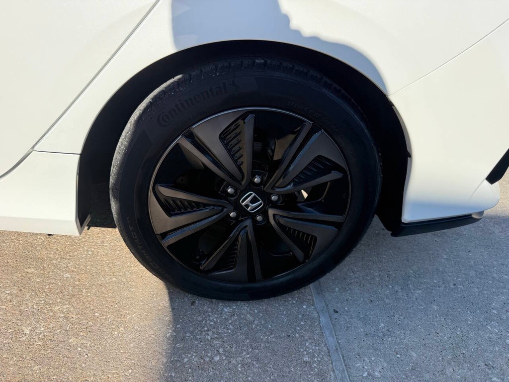 Honda Civic Hatchback Vehicle Full-screen Gallery Image 37