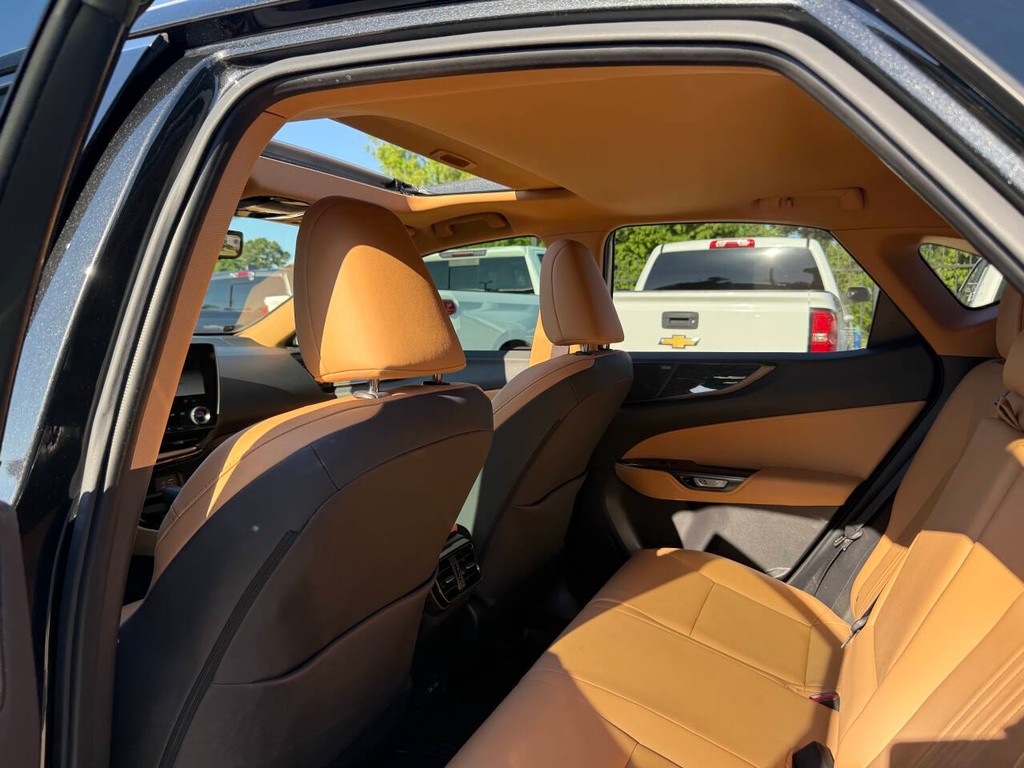 Lexus NX 250 Vehicle Full-screen Gallery Image 12