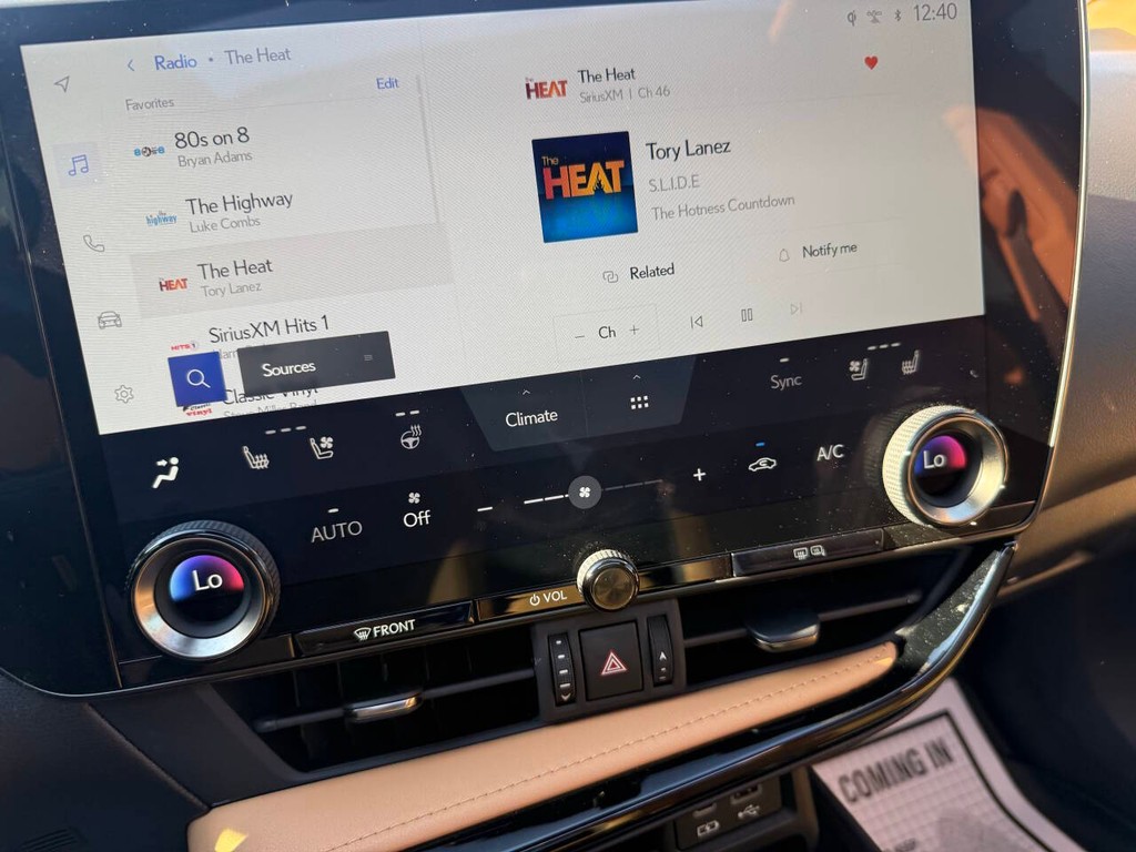 Lexus NX 250 Vehicle Full-screen Gallery Image 27