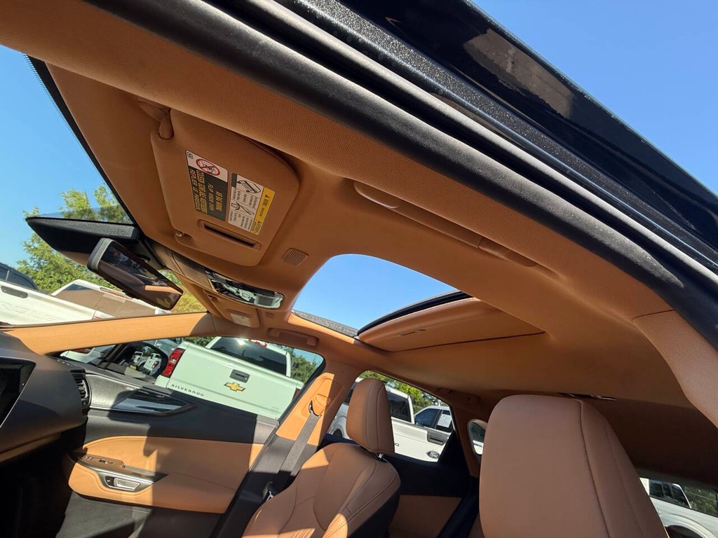 Lexus NX 250 Vehicle Full-screen Gallery Image 31