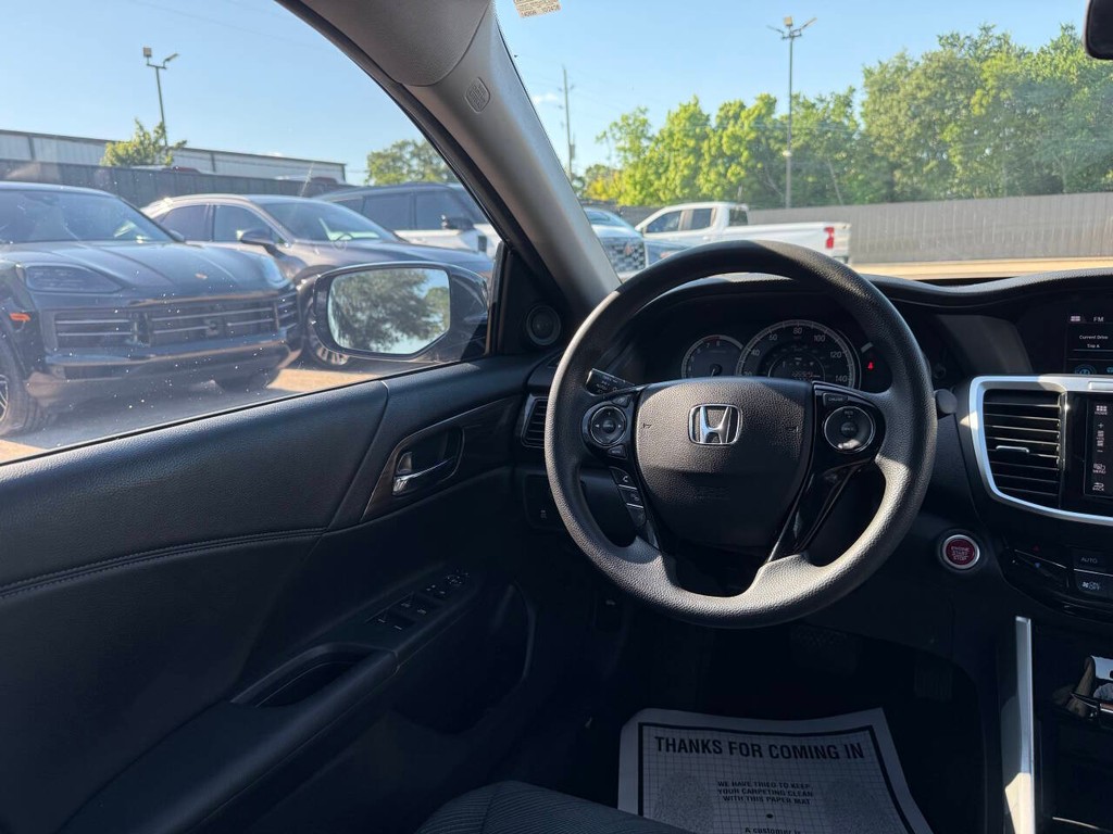 Honda Accord Vehicle Full-screen Gallery Image 19