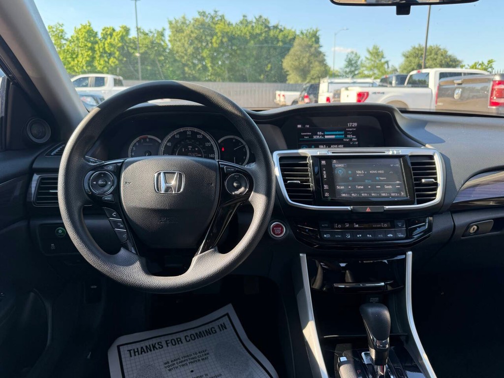 Honda Accord Vehicle Full-screen Gallery Image 21