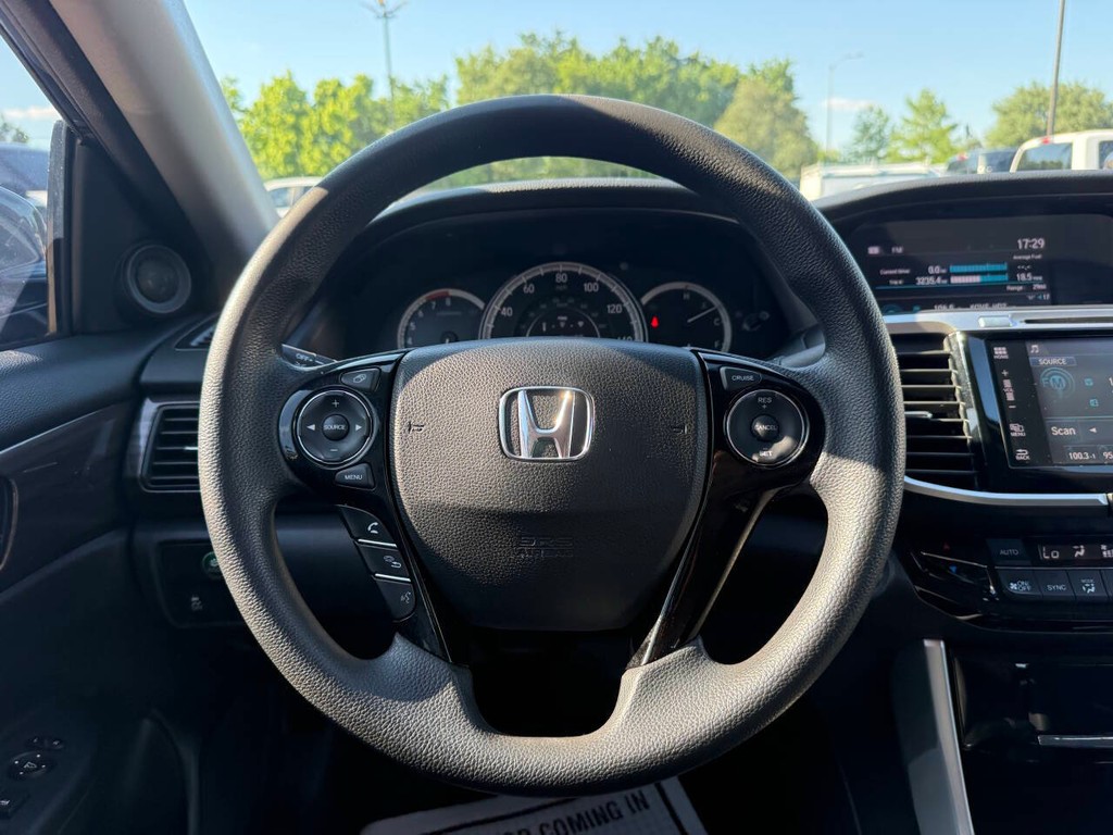 Honda Accord Vehicle Full-screen Gallery Image 22