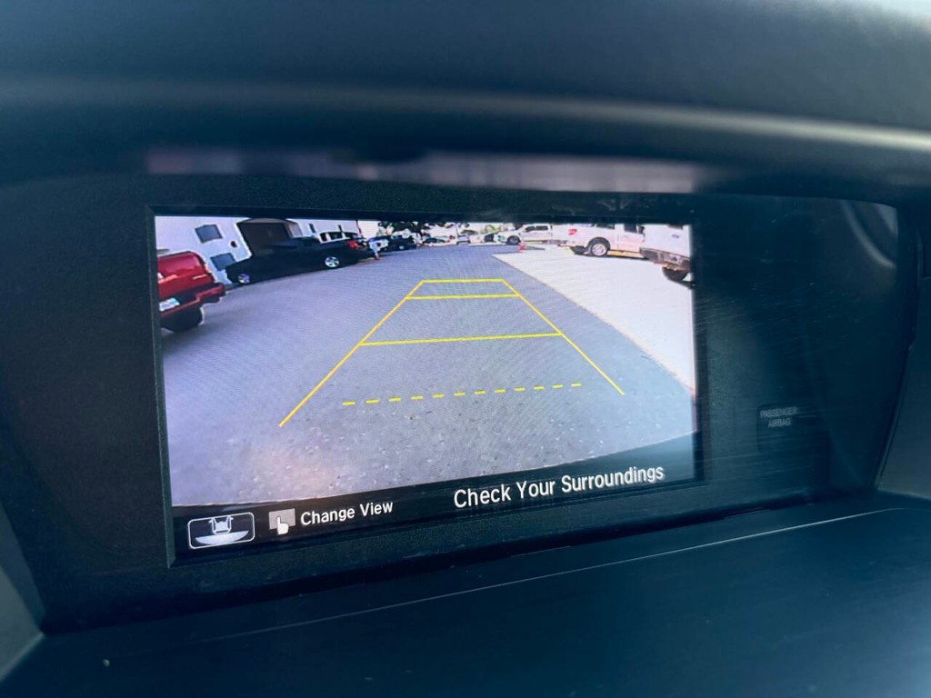 Honda Accord Vehicle Full-screen Gallery Image 27