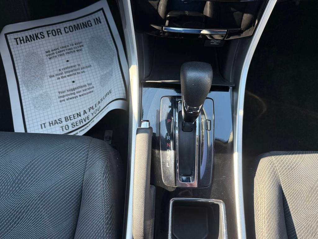 Honda Accord Vehicle Full-screen Gallery Image 29