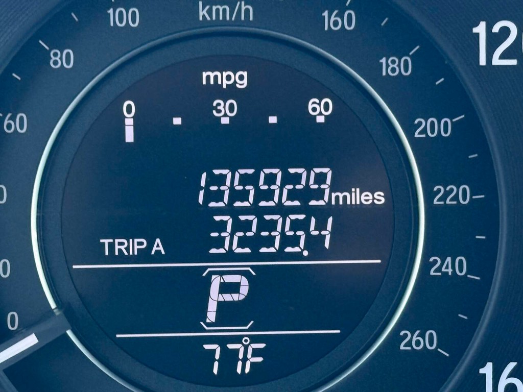 Honda Accord Vehicle Full-screen Gallery Image 33