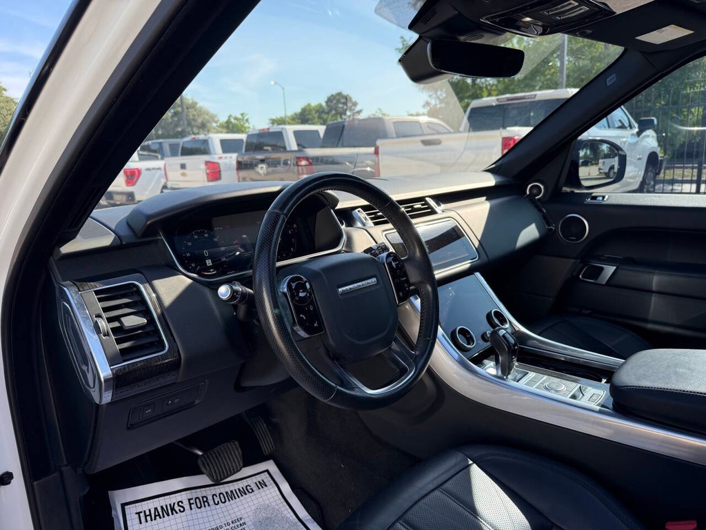 Land Rover Range Rover Sport Vehicle Full-screen Gallery Image 06
