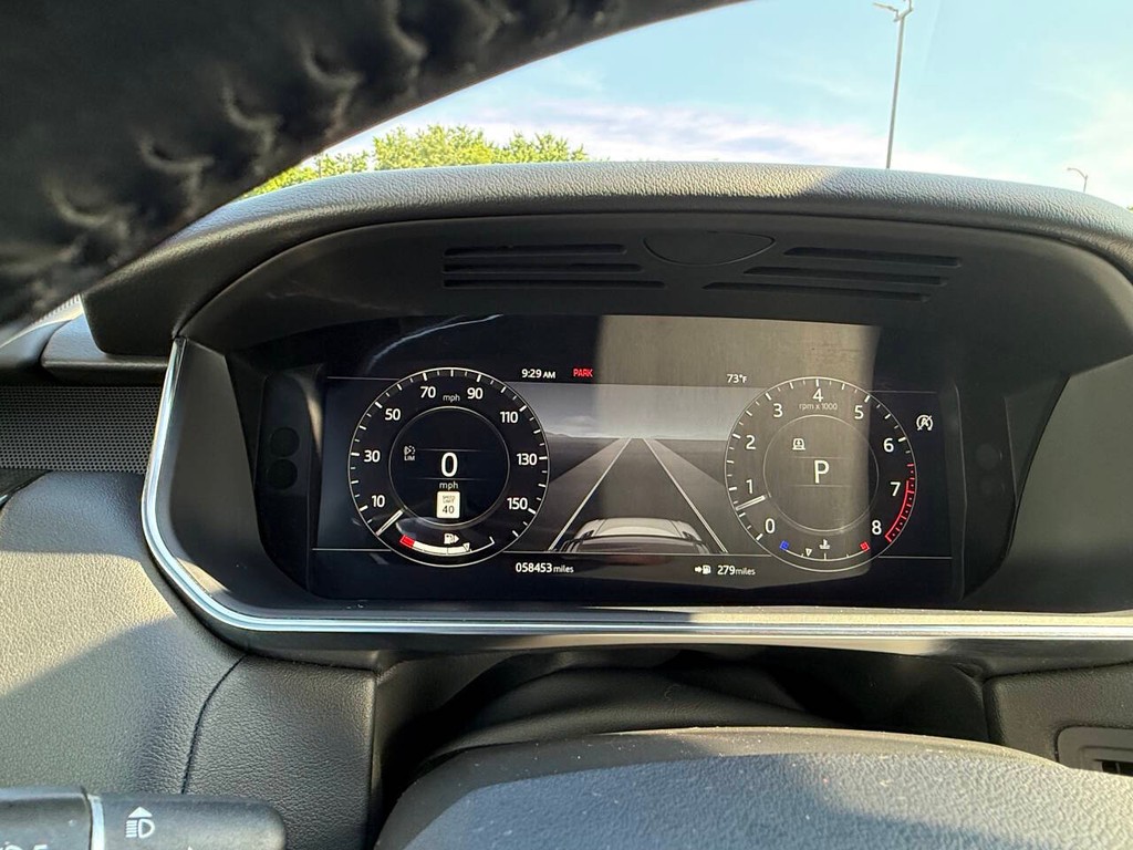 Land Rover Range Rover Sport Vehicle Full-screen Gallery Image 32