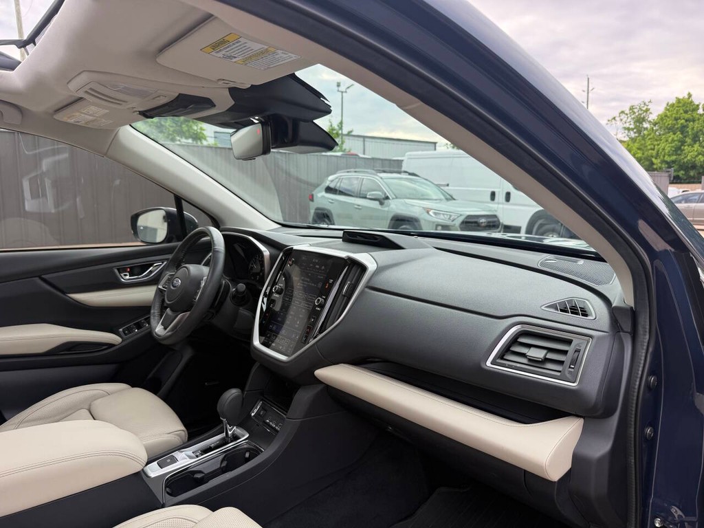 Subaru Ascent Vehicle Full-screen Gallery Image 09