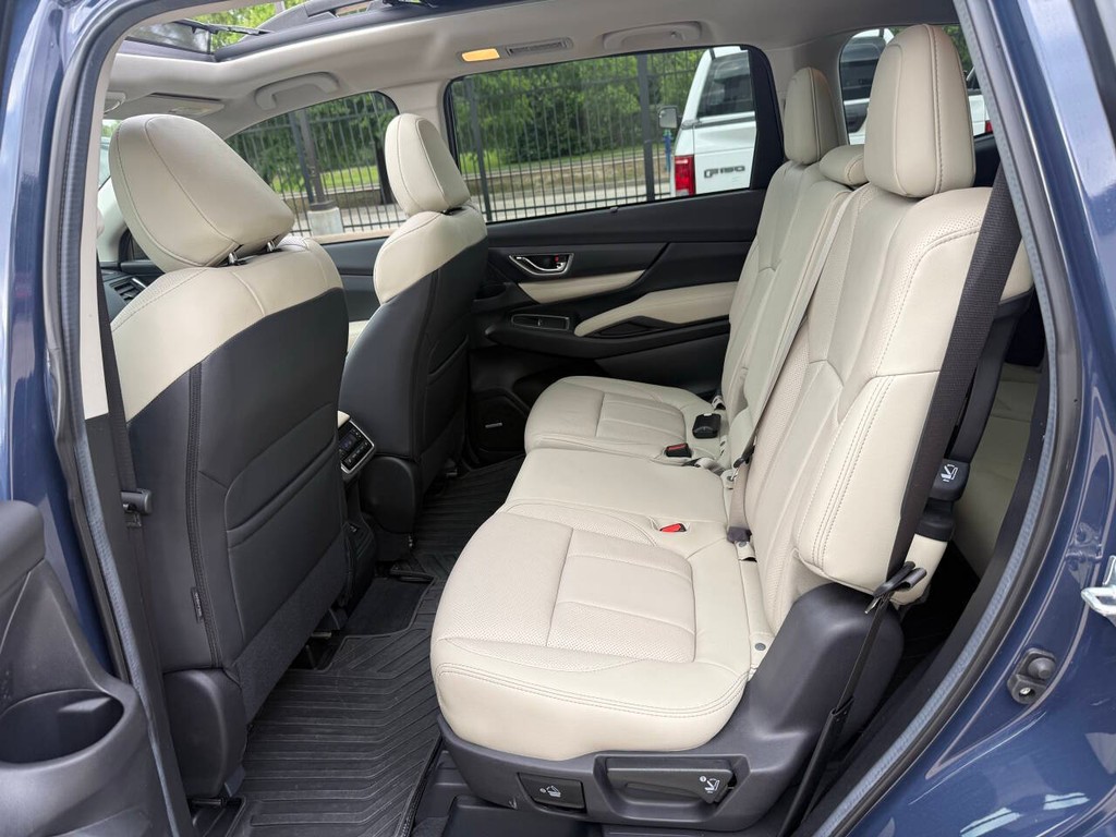 Subaru Ascent Vehicle Full-screen Gallery Image 13