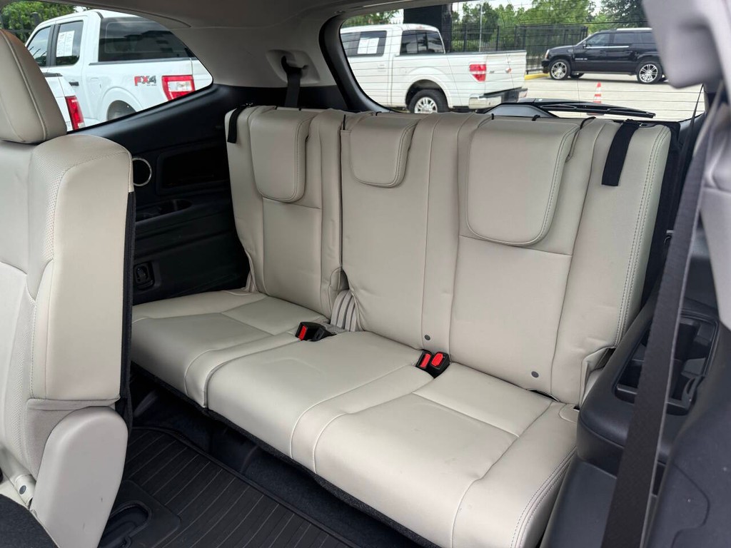 Subaru Ascent Vehicle Full-screen Gallery Image 14