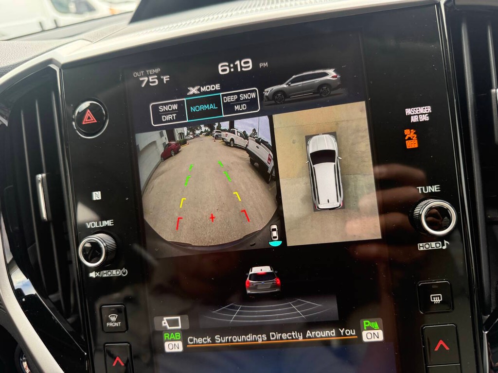 Subaru Ascent Vehicle Full-screen Gallery Image 29