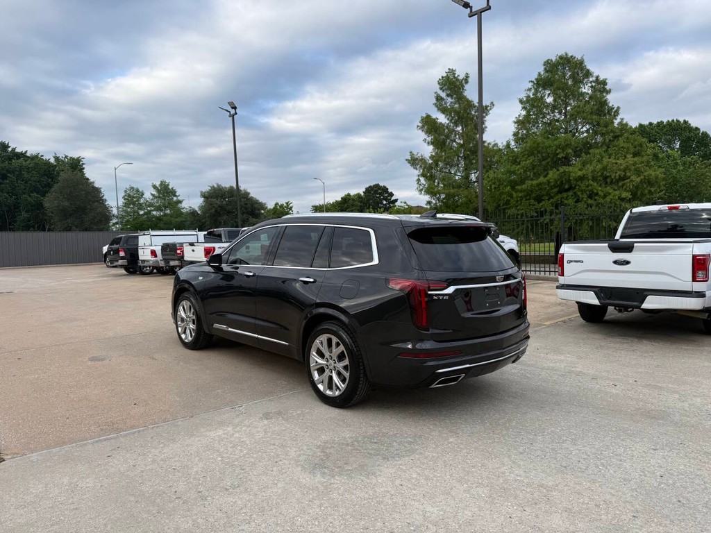 Cadillac XT6 Vehicle Full-screen Gallery Image 04