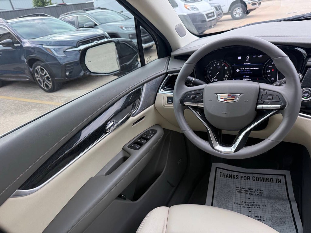 Cadillac XT6 Vehicle Full-screen Gallery Image 21