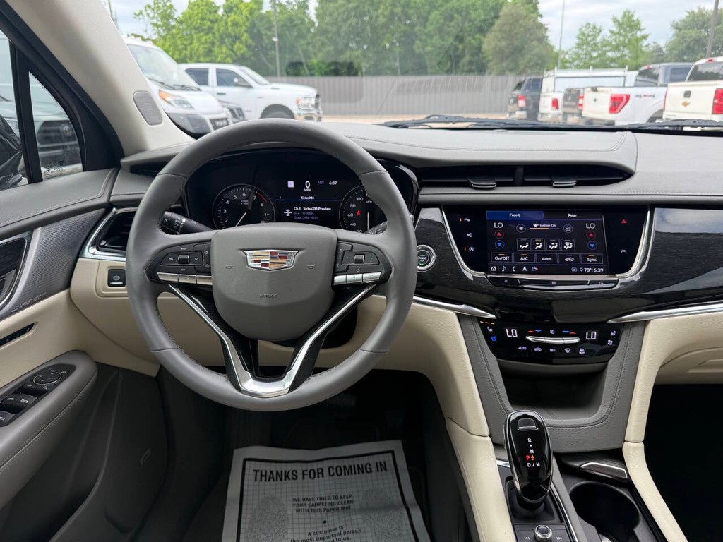 Cadillac XT6 Vehicle Full-screen Gallery Image 23