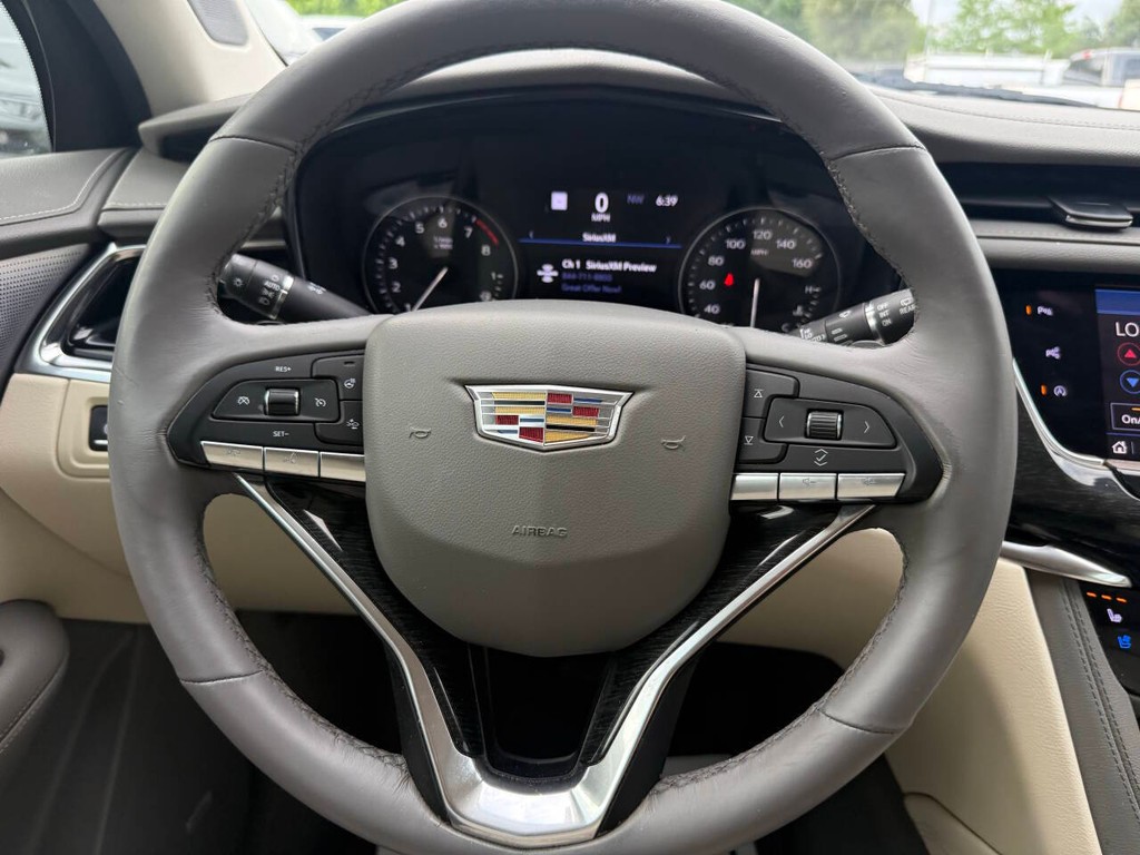 Cadillac XT6 Vehicle Full-screen Gallery Image 25