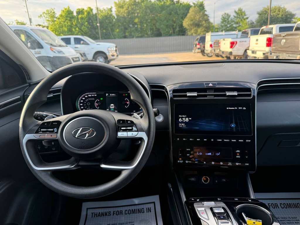Hyundai Tucson Hybrid Vehicle Full-screen Gallery Image 21